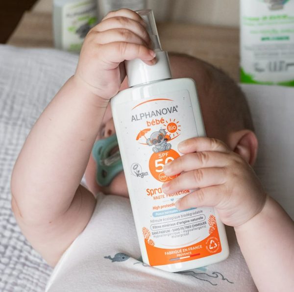 Zonnebrand spray baby SPF50 van Alphanova – veilige en parfumvrije bescherming voor baby’s en kinderen