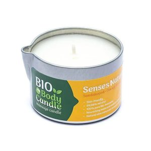 Wellness moment met biologische massagekaars en warme geur